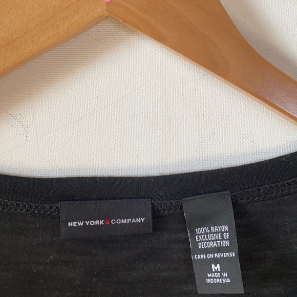 New York & Co. Black short sleeve blouse with chain hanging detailing, Size M - Picture 3 of 5